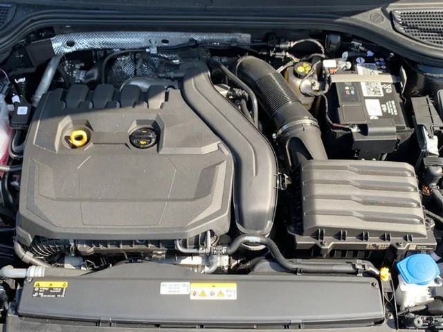 Volkswagen Golf 1.5 eTSI Golf VIII Style