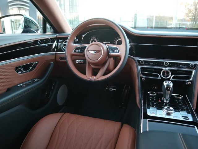 Bentley Flying Spur Hybrid V8