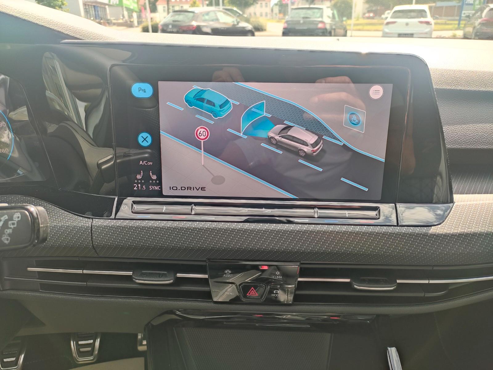 Volkswagen Golf 1.5 TSI R-Line Variant