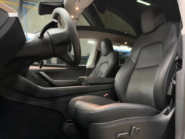 Tesla Model Y AWD Long Range