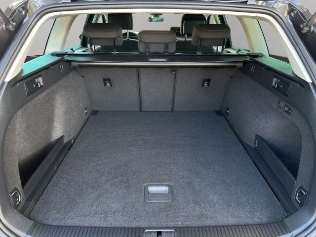 Volkswagen Passat 1.5 TSI Business DSG Variant