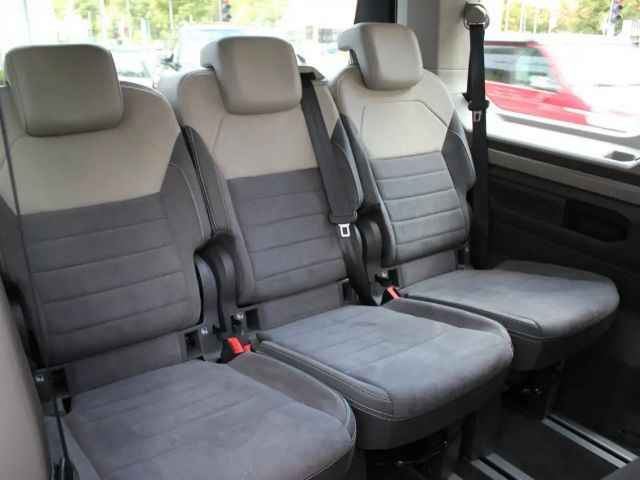 Volkswagen Multivan 2.0 TDI DSG Style T7