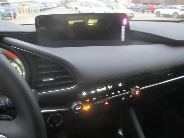 Mazda 3 Exclusive-line