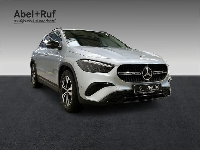 Mercedes-Benz GLA 200 Progressive