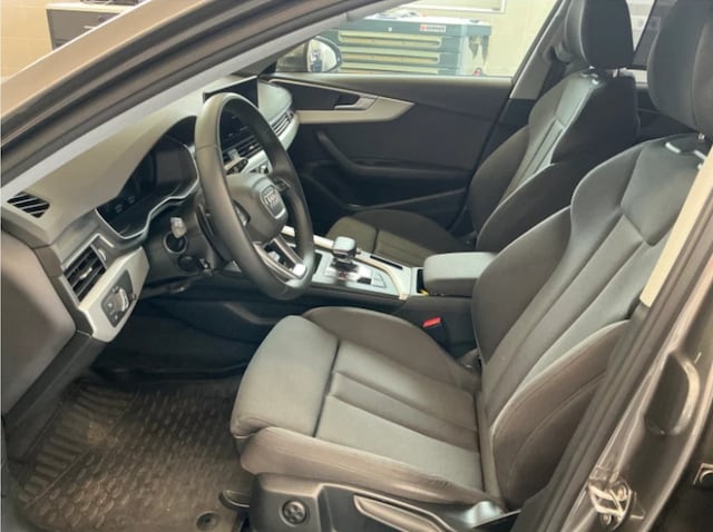 Audi A4 40 TFSI Avant S-Tronic