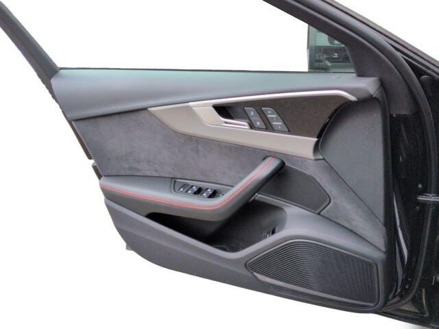 Audi RS4 Avant Quattro