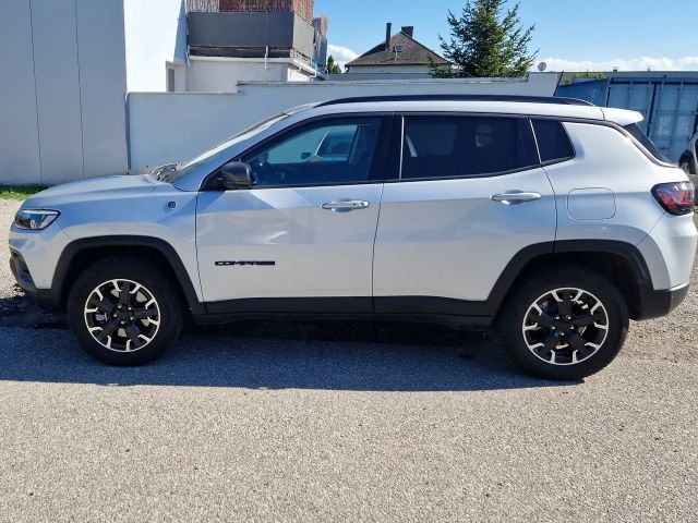 Jeep Compass 4xe Hybrid Trailhawk