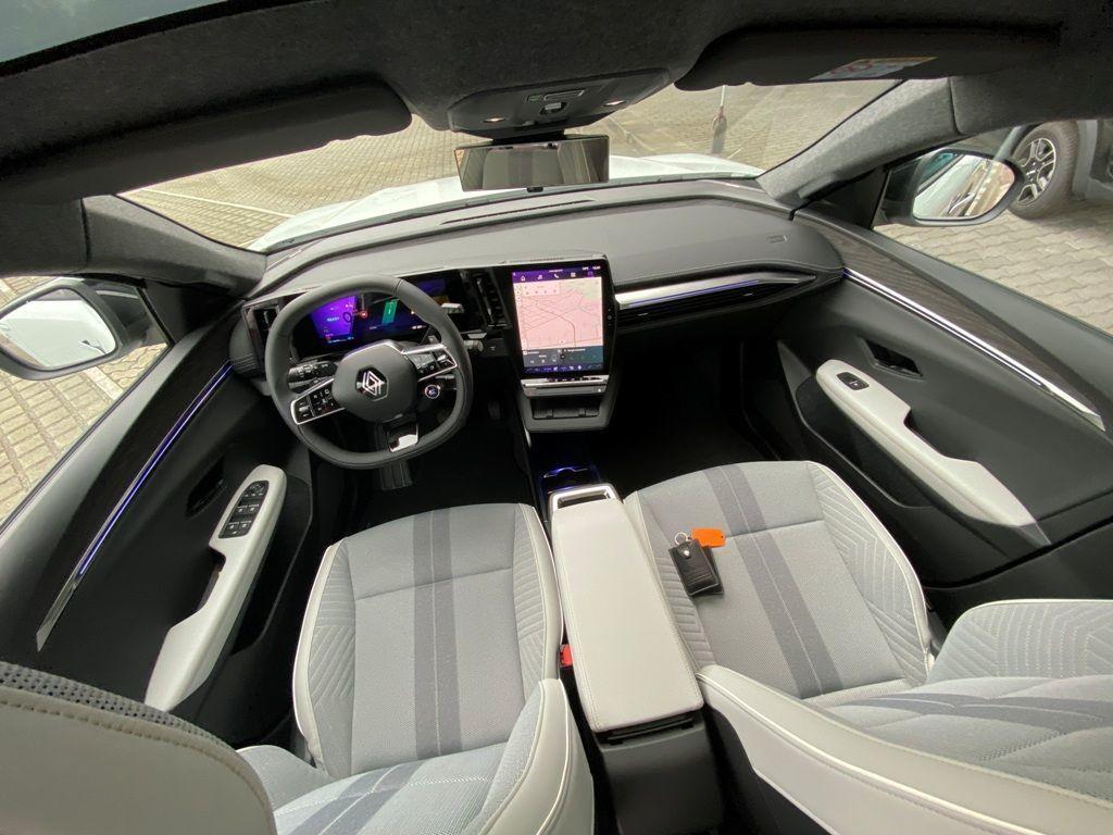 Renault Scenic E-Tech Iconic