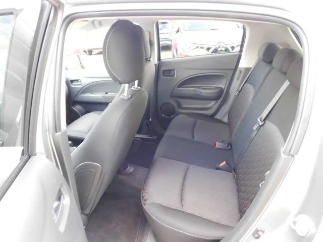 Mitsubishi Space Star Star