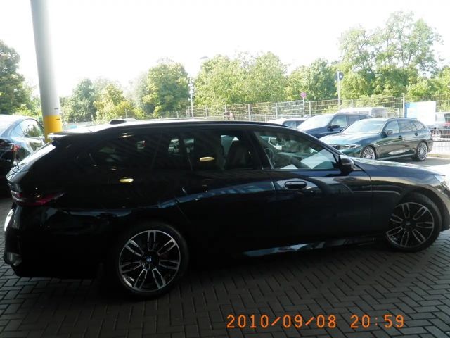 BMW i5 eDrive40