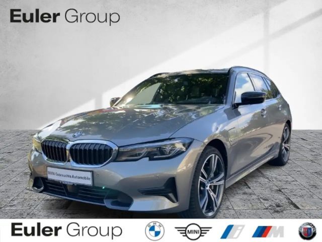BMW 330 330e Touring xDrive