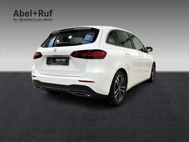 Mercedes-Benz B 200 Progressive Sedan