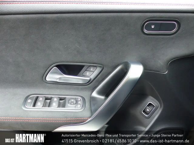 Mercedes-Benz CLA 180 AMG Line Coupé