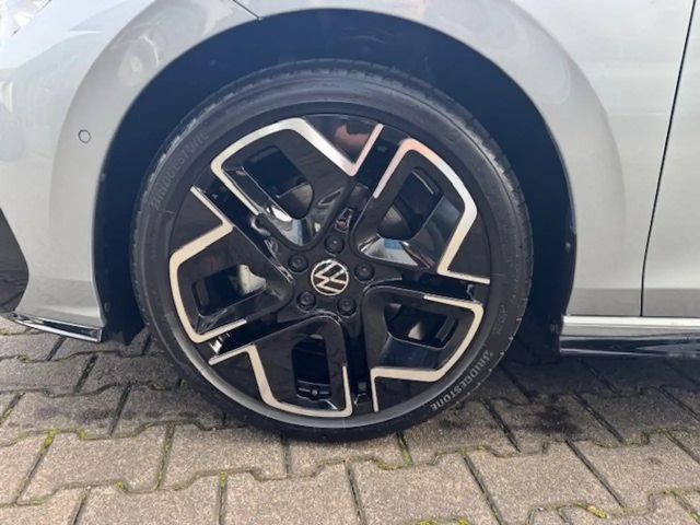 Volkswagen Golf 1.5 TSI R-Line