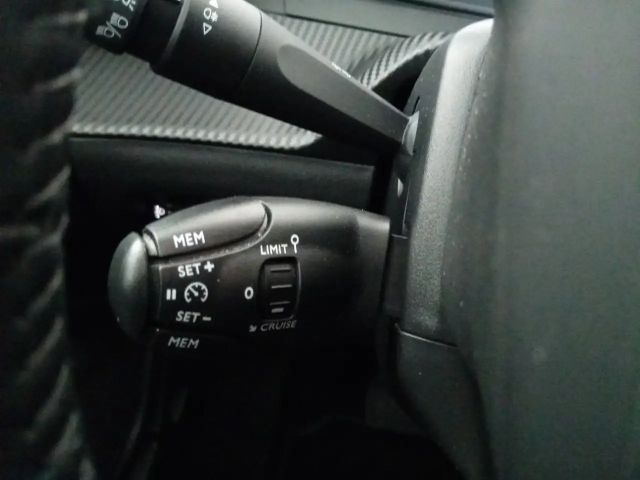 Peugeot E-2008 Allure Pack