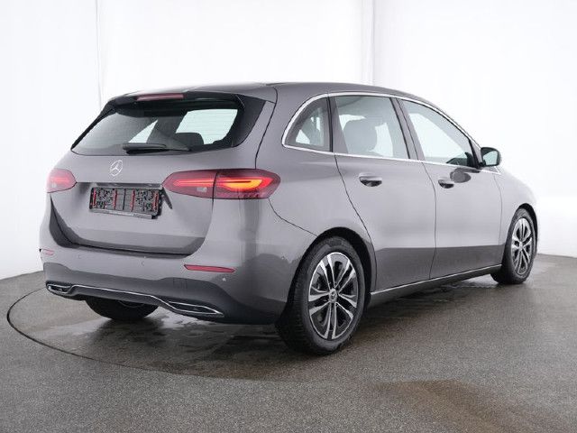 Mercedes-Benz B 220 4MATIC Sedan