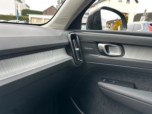 Volvo XC40 Dark Plus