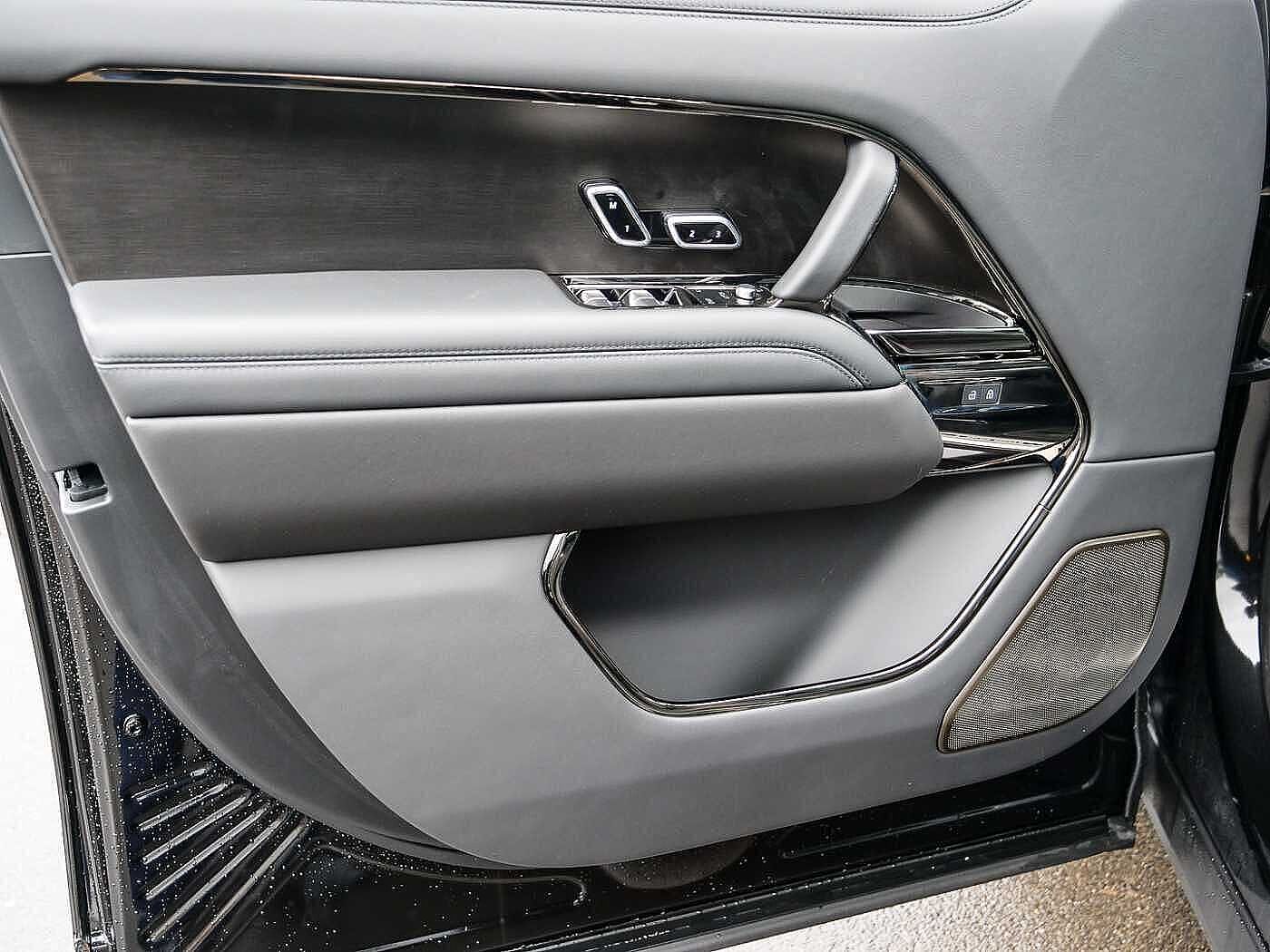 Land Rover Range Rover P615 SV