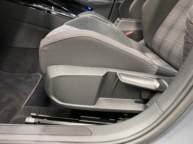 Volkswagen Golf 2.0 TSI Golf VIII