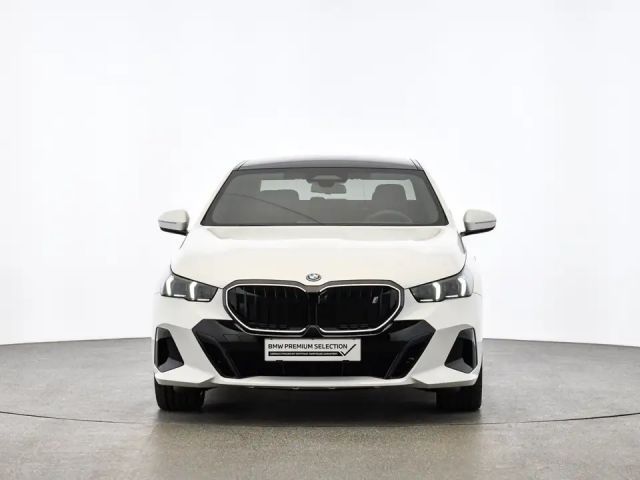 BMW i5 Sedan