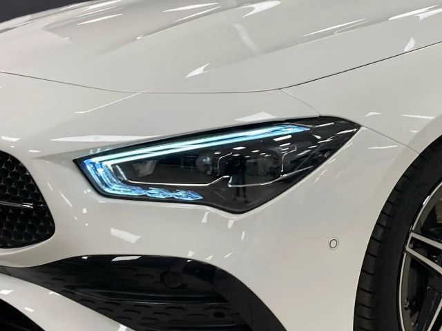 Mercedes-Benz CLA 200 AMG Line