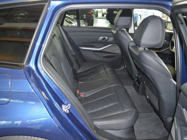BMW 330 330i Luxury Line Touring