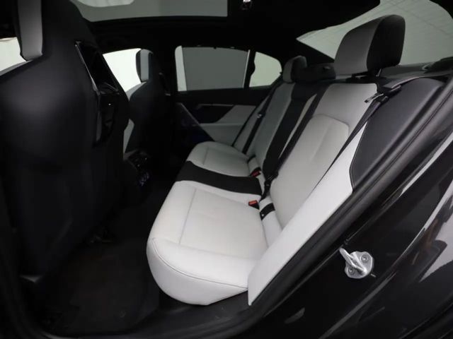 BMW M5 Drive pro Sedan