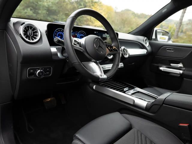 Mercedes-Benz EQB 300 4MATIC Progressive