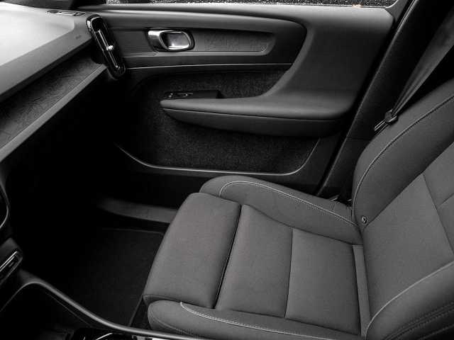 Volvo XC40 Core Recharge