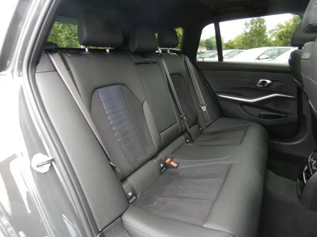 BMW 320 320d M-Sport Touring