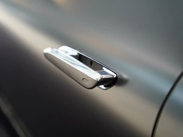 Mercedes-Benz EQE 300 AMG Line Sedan