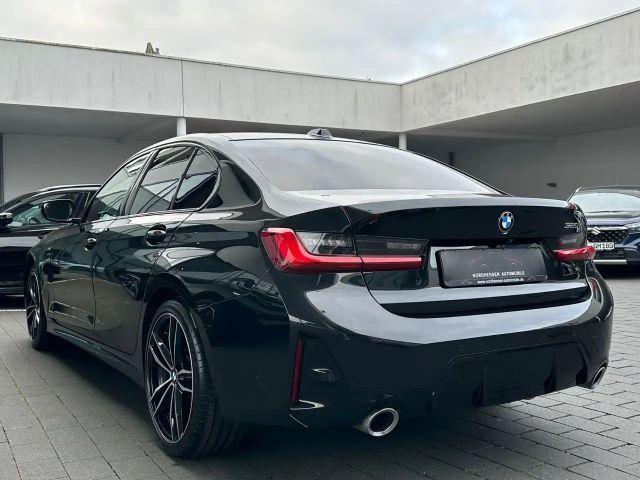 BMW 320 320i M-Sport Sedan