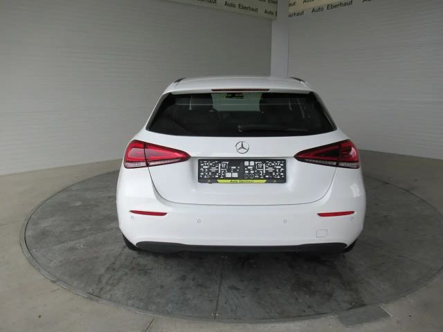 Mercedes-Benz A 180 A 180 d