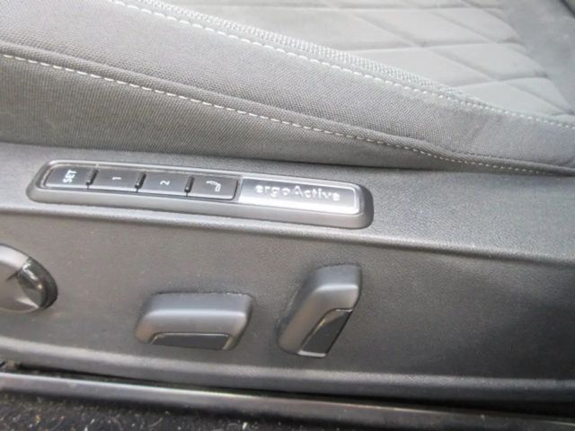 Volkswagen Golf 2.0 TSI DSG IQ.Drive Style