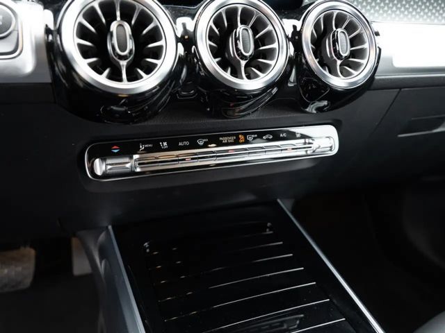 Mercedes-Benz EQB 300 4MATIC Progressive