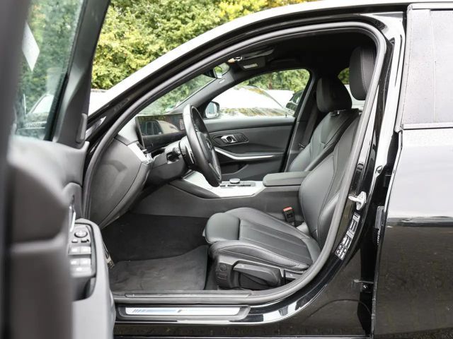 BMW 320 320d M-Sport Sedan xDrive