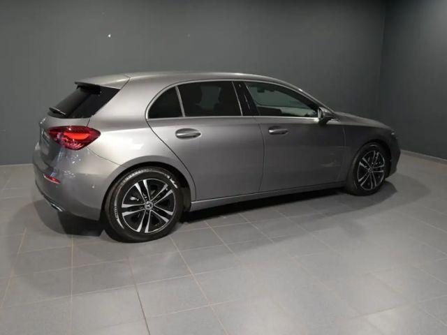 Mercedes-Benz A 200 A 200 d