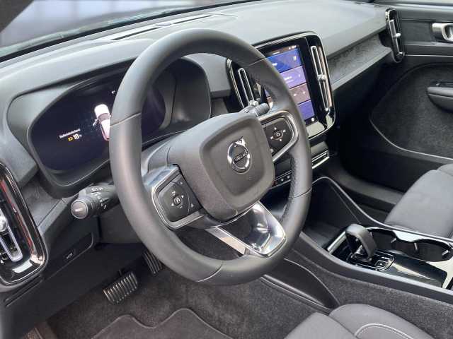 Volvo XC40 XC40 Navi LED Klima Standhzg Einparkhilfe el. Fenster