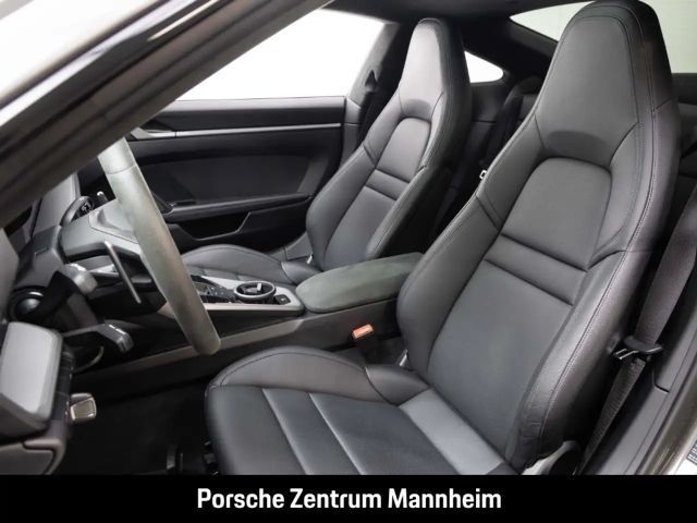 Porsche 992 Carrera Coupé