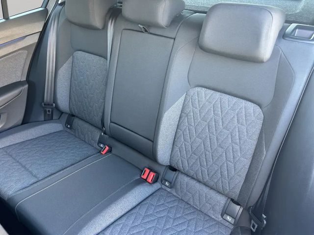 Volkswagen Golf 1,5 TSI Navi LED AHK SHZ RFK ACC