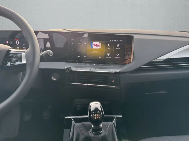 Opel Astra 1.2 Turbo Sports Tourer business+