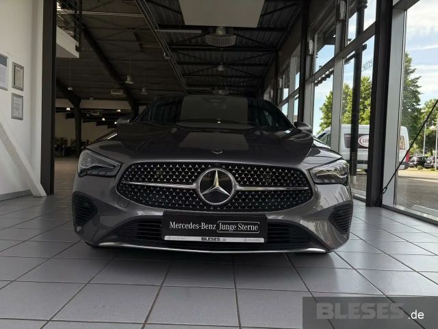 Mercedes-Benz CLA 180 Coupé Progressive