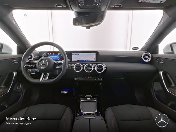 Mercedes-Benz CLA 200 AMG Line Shooting Brake