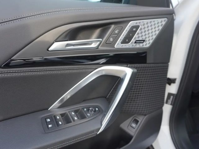 BMW X1 xDrive30e xLine Head-Up AHK 360Kamera eSitze Harma