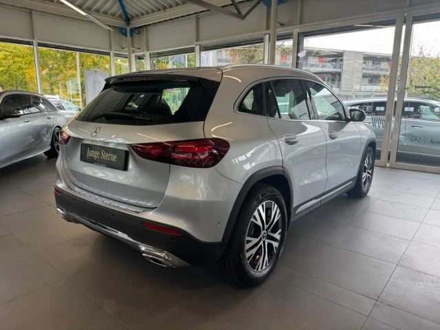 Mercedes-Benz GLA 180 GLA 180 d Progressive