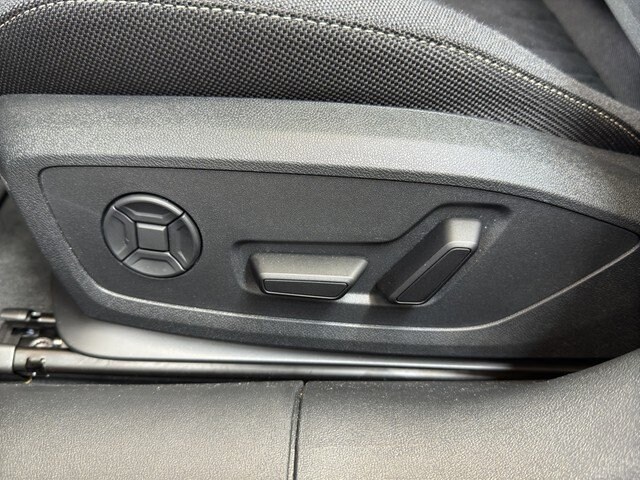 Audi A6 Avant Quattro S-Tronic