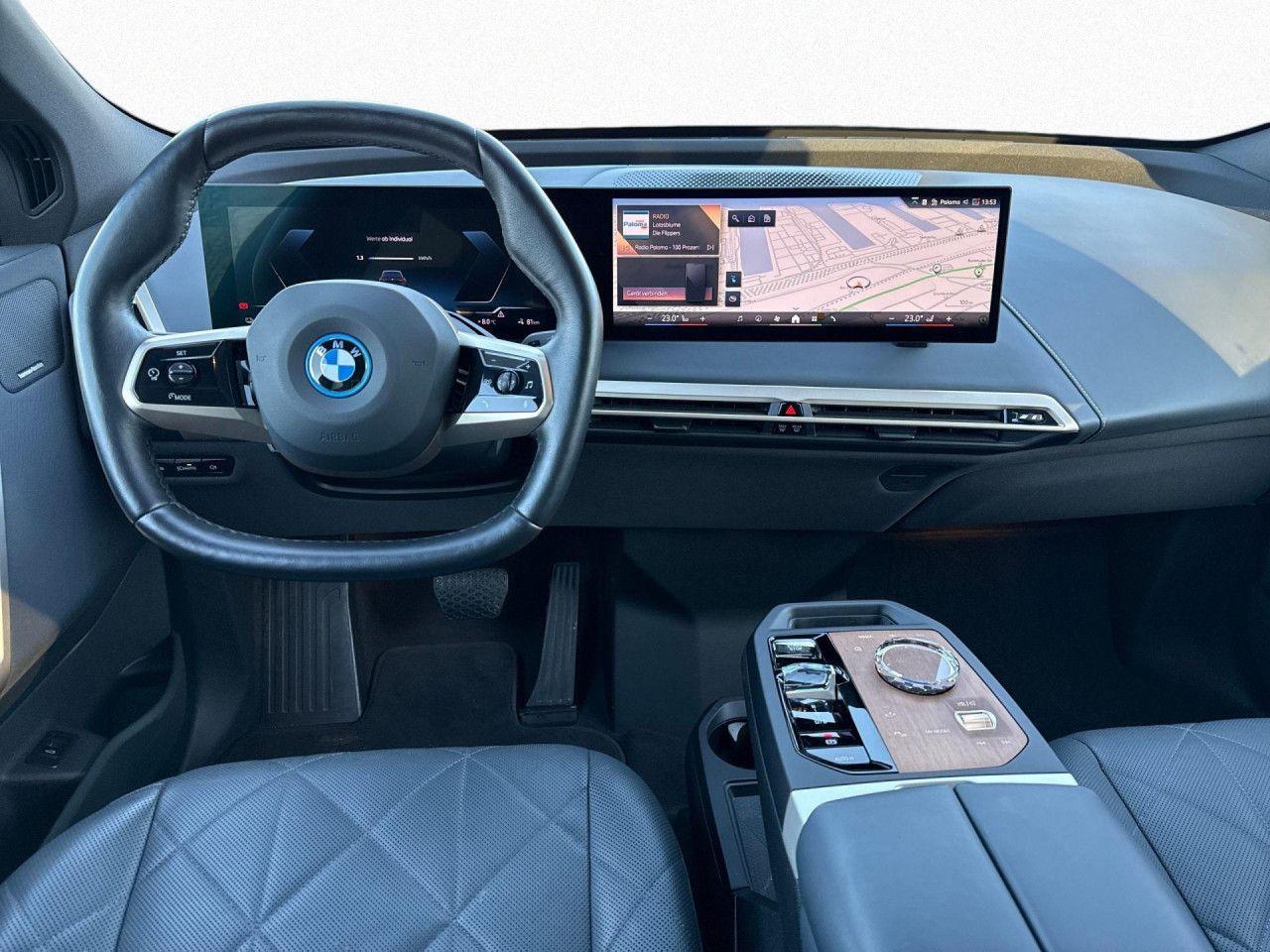 BMW iX xDrive