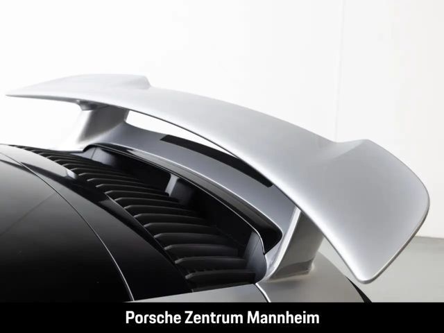 Porsche 992 Carrera Coupé GTS