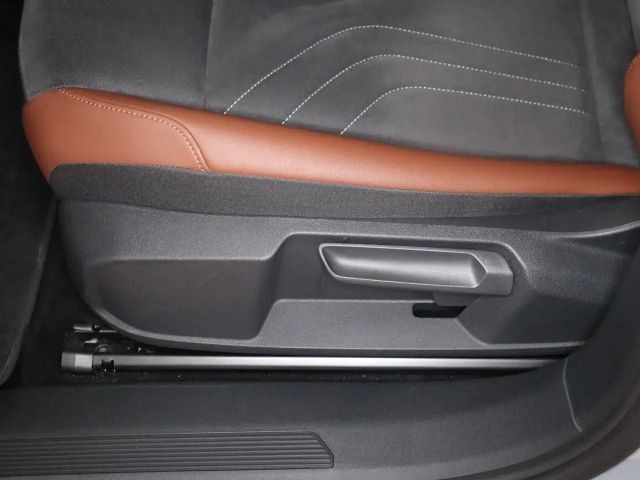 Volkswagen ID.5 150 kW 77 KWh IQ.Drive Pro