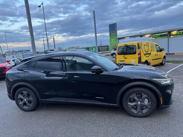 Ford Mustang Mach-E Standard range